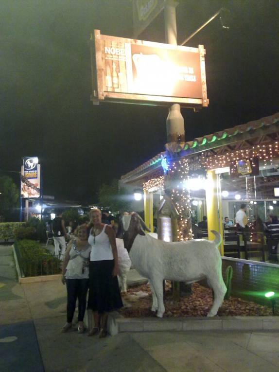 Com a Iolanda no Bodódramo, em Petrolina - PE